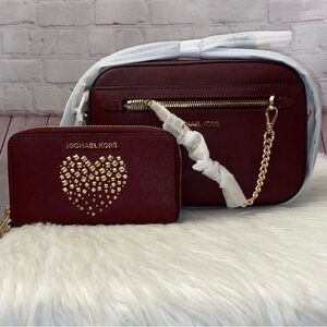 Michael Kors JET SET ITEM Xbody/GIFTABLES Wallet 2 pc Set